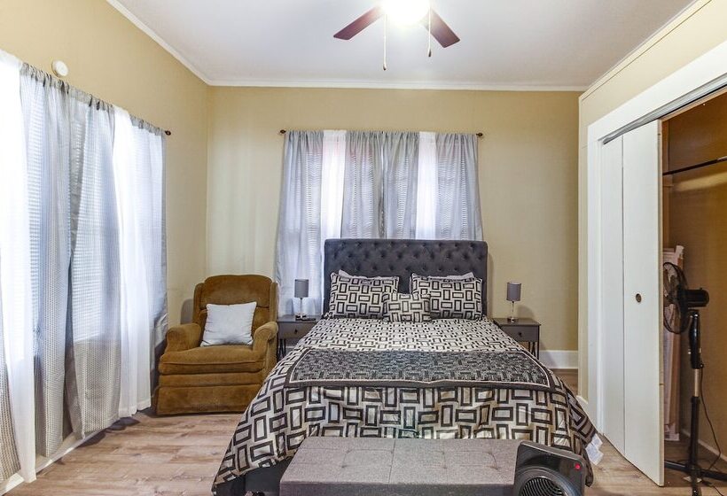 Cozy Vicksburg Home W/ Patio ~ 1 Mi To Riverfront!