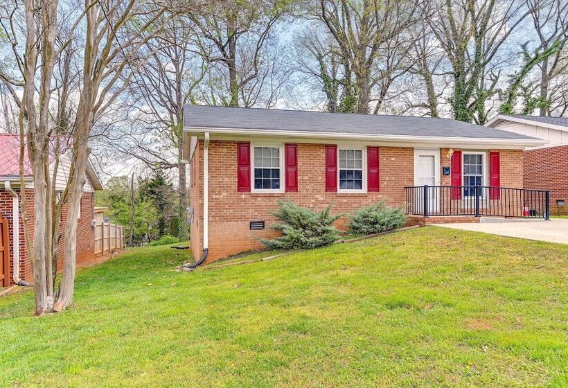 Eclectic Winston Salem Home: 3 Mi To Downtown!