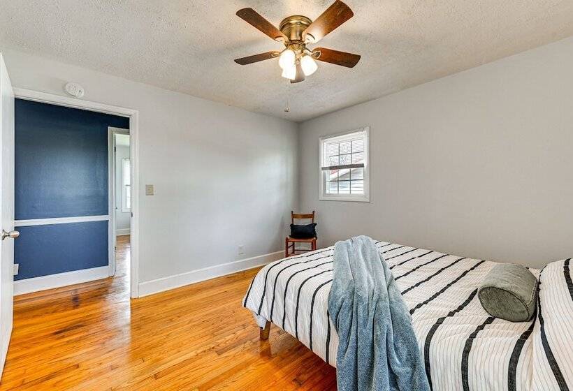 Eclectic Winston Salem Home: 3 Mi To Downtown!