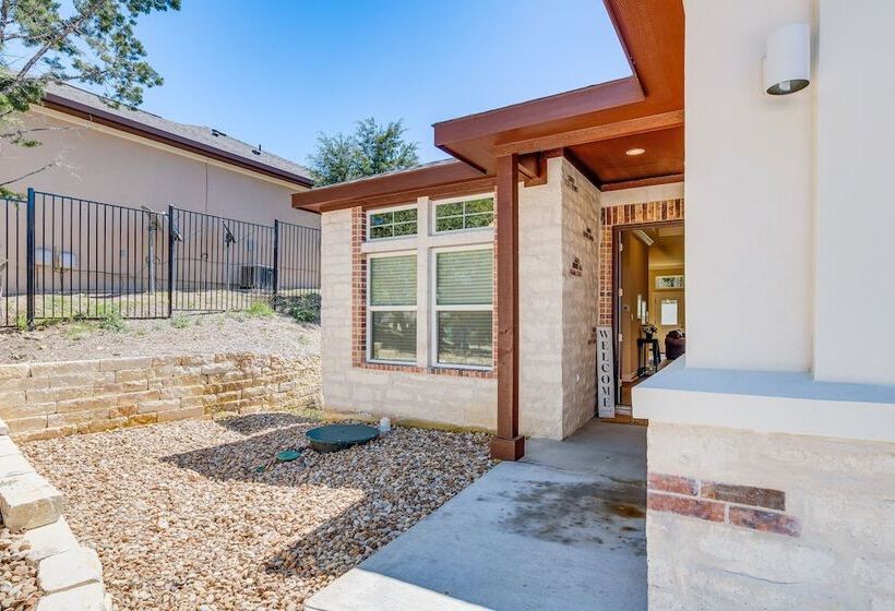 Family Friendly Lago Vista Home Near Lake Travis!