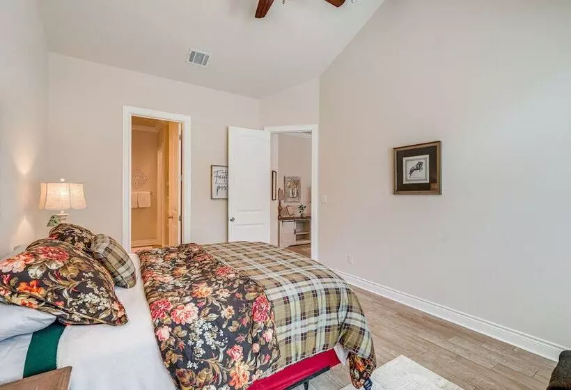 Family Friendly Lago Vista Home Near Lake Travis!