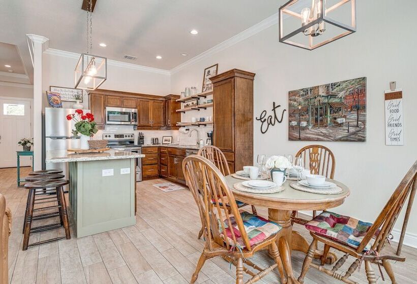 Family Friendly Lago Vista Home Near Lake Travis!