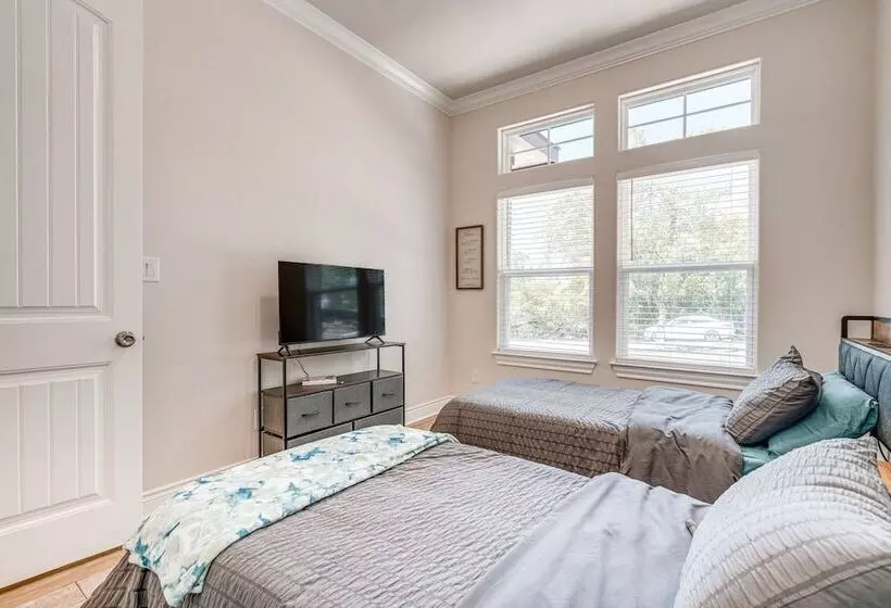 Family Friendly Lago Vista Home Near Lake Travis!