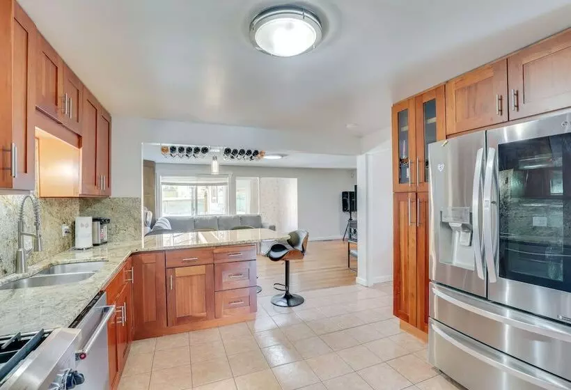 Renton Home: Gazebo W/ Tv & Bbq, 15 Mi To Seattle