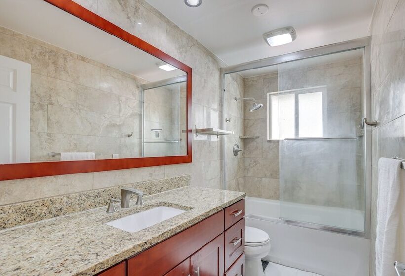 Renton Home: Gazebo W/ Tv & Bbq, 15 Mi To Seattle