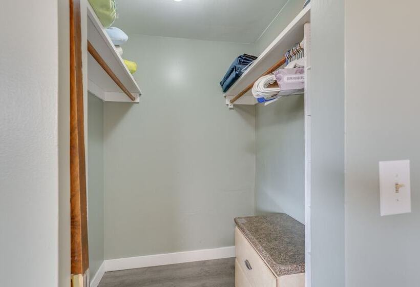 Renton Home: Gazebo W/ Tv & Bbq, 15 Mi To Seattle