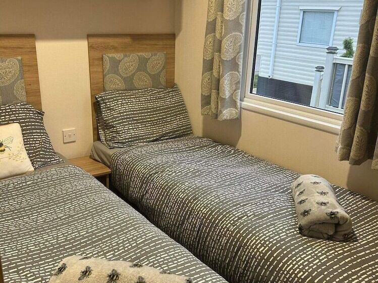 ホテル Caravansleeps6 Hottub Garden Waterwonderland