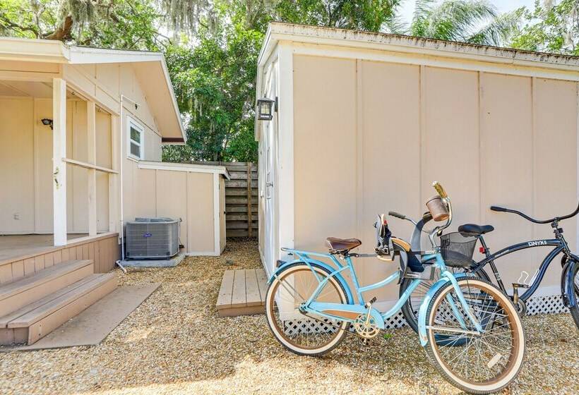Inviting Sarasota Cottage: 5 Mi To Beach Access!