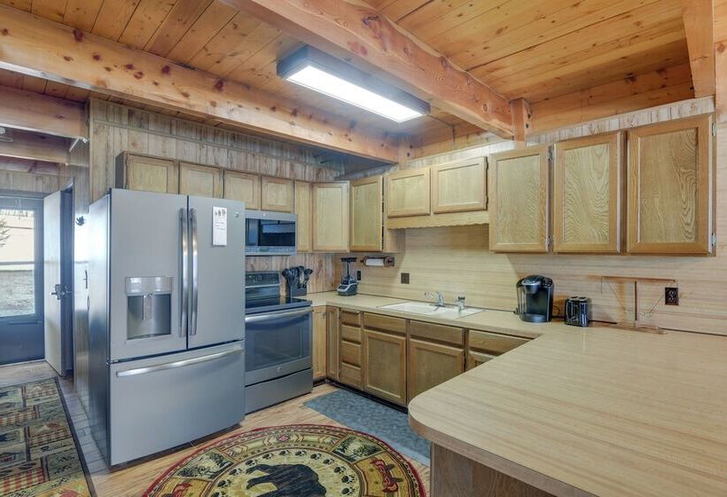 Island Park Cabin W/ Deck ~ 22 Mi To Yellowstone!