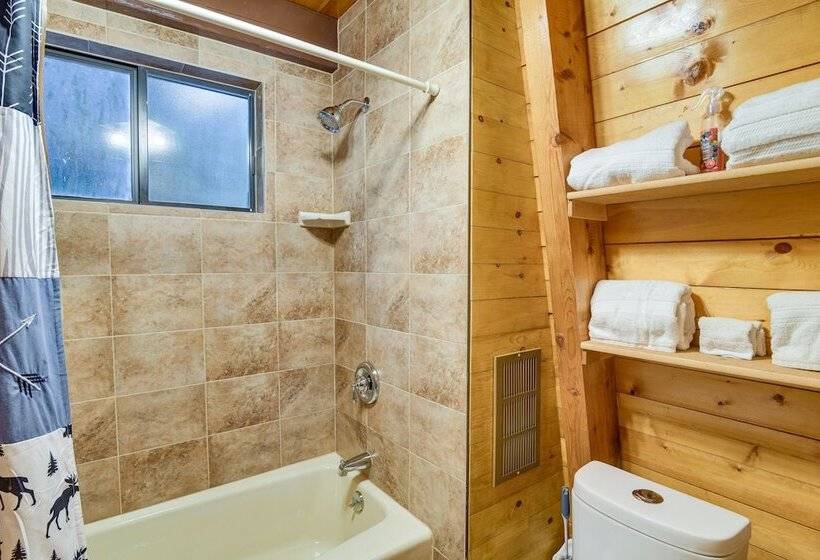 Island Park Cabin W/ Deck ~ 22 Mi To Yellowstone!