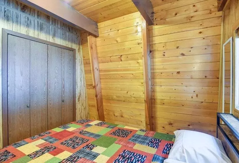 Island Park Cabin W/ Deck ~ 22 Mi To Yellowstone!