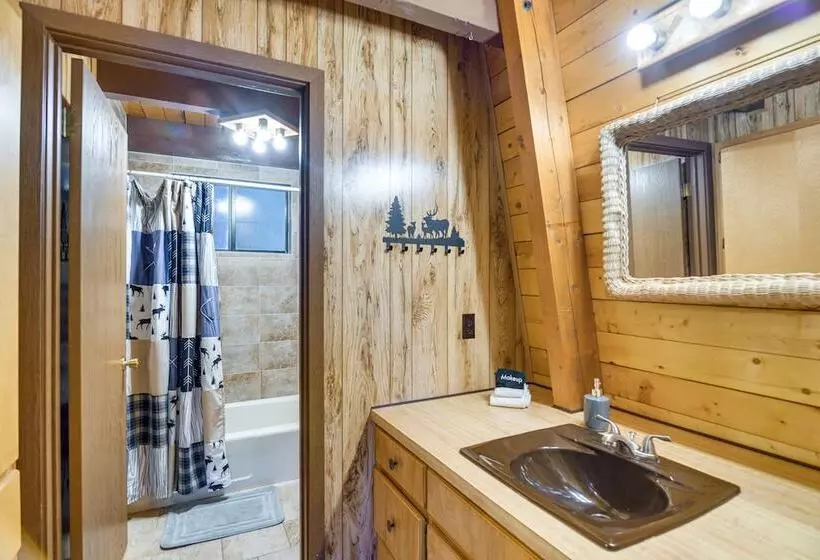 Island Park Cabin W/ Deck ~ 22 Mi To Yellowstone!