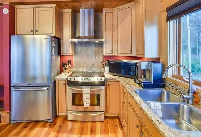 Luxurious Lakefront Paradise In Scottsboro W/ Dock