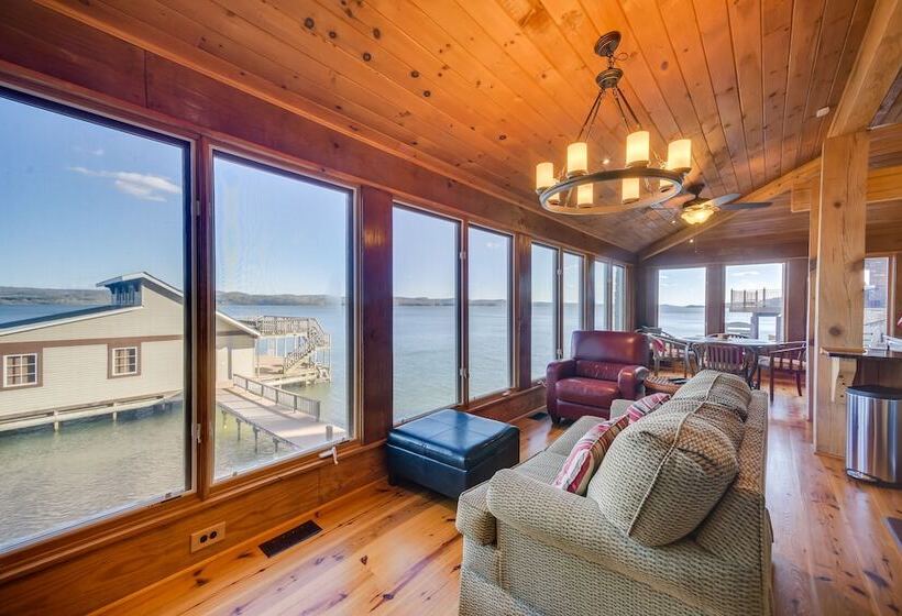 Luxurious Lakefront Paradise In Scottsboro W/ Dock