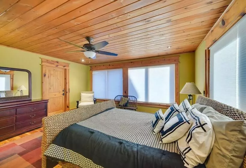 Luxurious Lakefront Paradise In Scottsboro W/ Dock