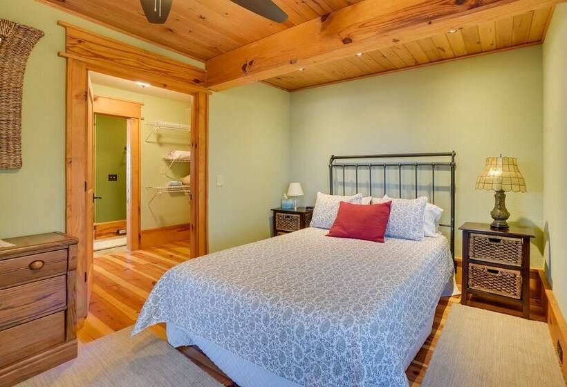 Luxurious Lakefront Paradise In Scottsboro W/ Dock