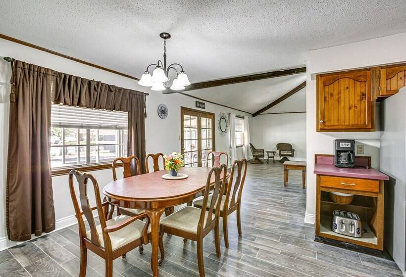 Peaceful Morgan City Home W/ Docks & Canal Access