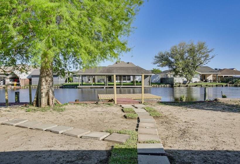 Peaceful Morgan City Home W/ Docks & Canal Access