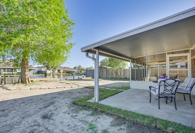 Peaceful Morgan City Home W/ Docks & Canal Access