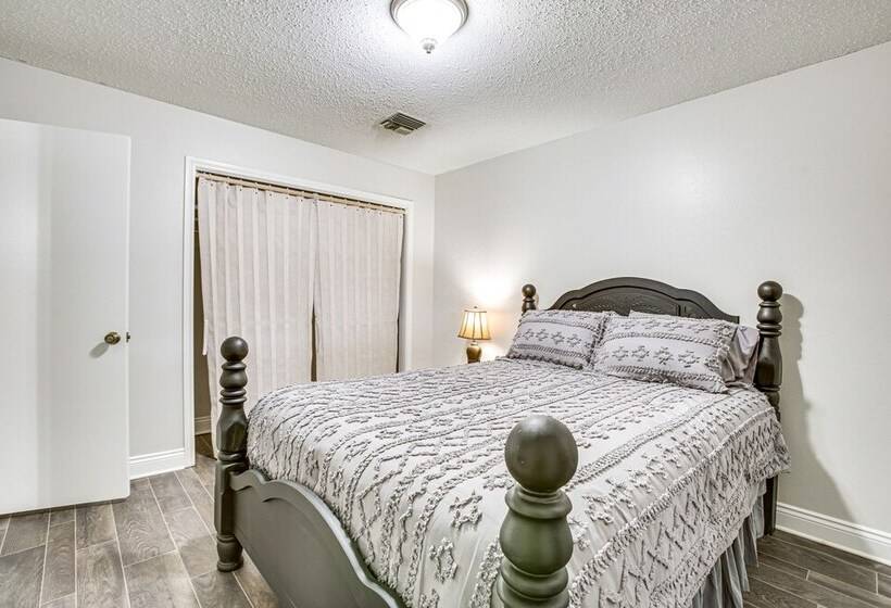 Peaceful Morgan City Home W/ Docks & Canal Access