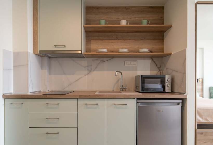 פנסיון Aetherion Studios & Suites