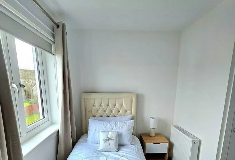 ペンション Family Home With Free Parking