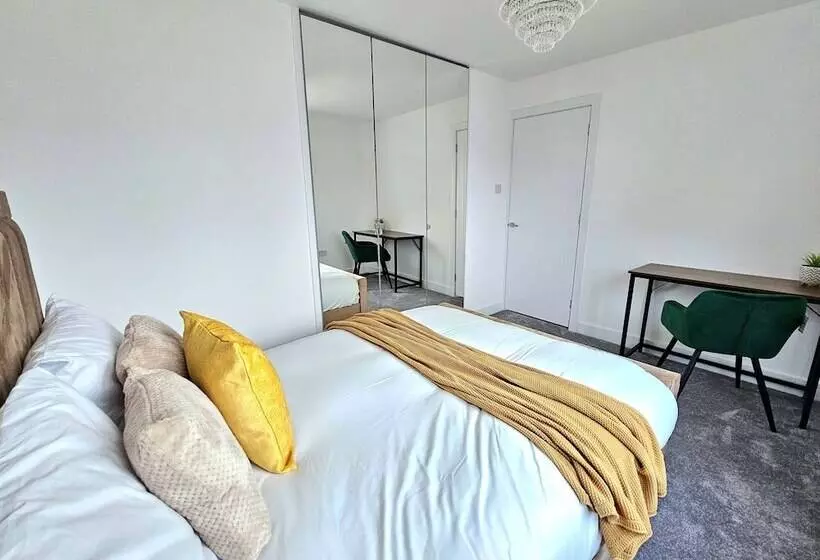 ペンション Family Home With Free Parking