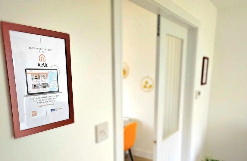 פנסיון Family Home With Free Parking