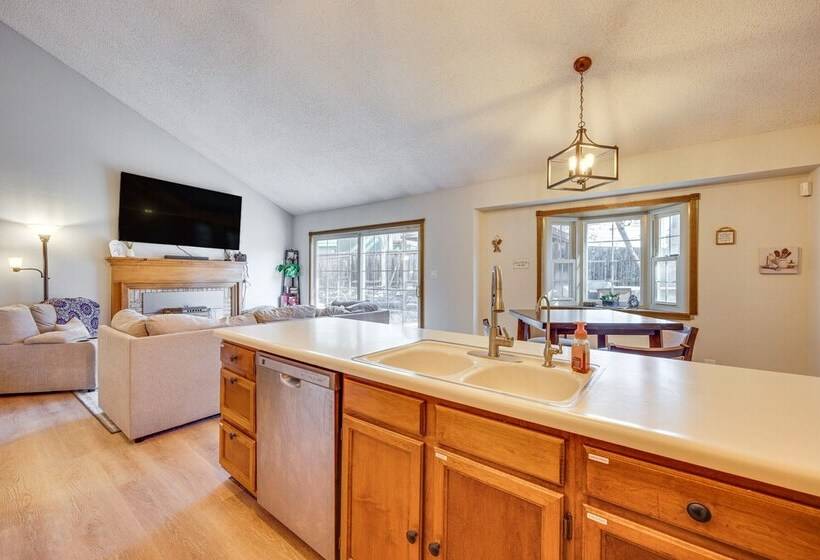 Pet Friendly Colorado Springs Home W/ Mtn Views!