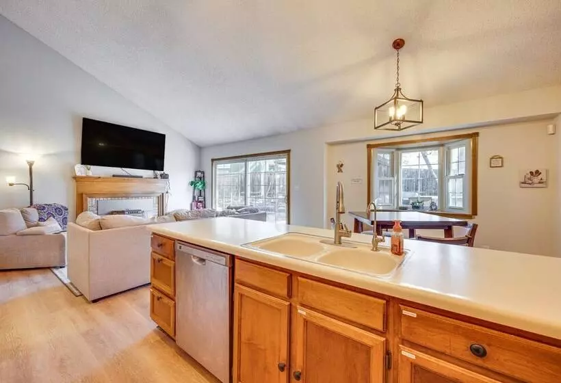 Pet Friendly Colorado Springs Home W/ Mtn Views!