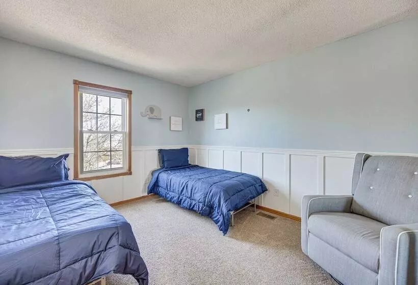 Pet Friendly Colorado Springs Home W/ Mtn Views!