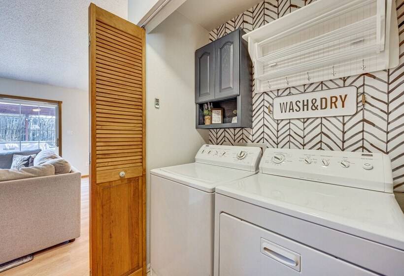 Pet Friendly Colorado Springs Home W/ Mtn Views!