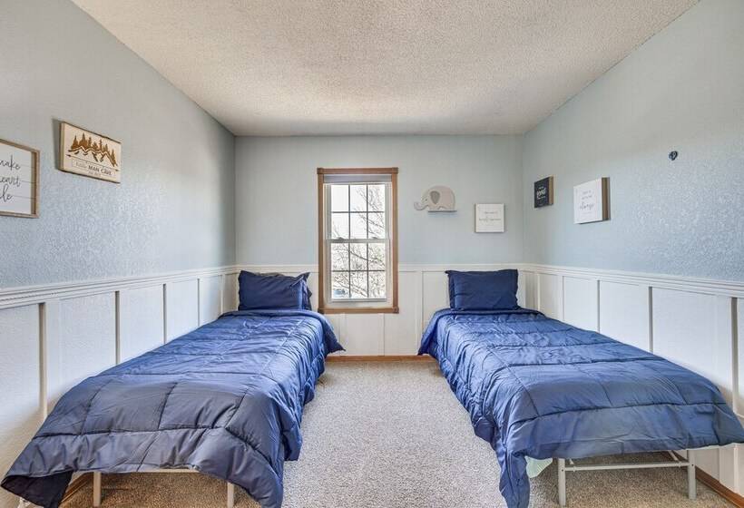 Pet Friendly Colorado Springs Home W/ Mtn Views!