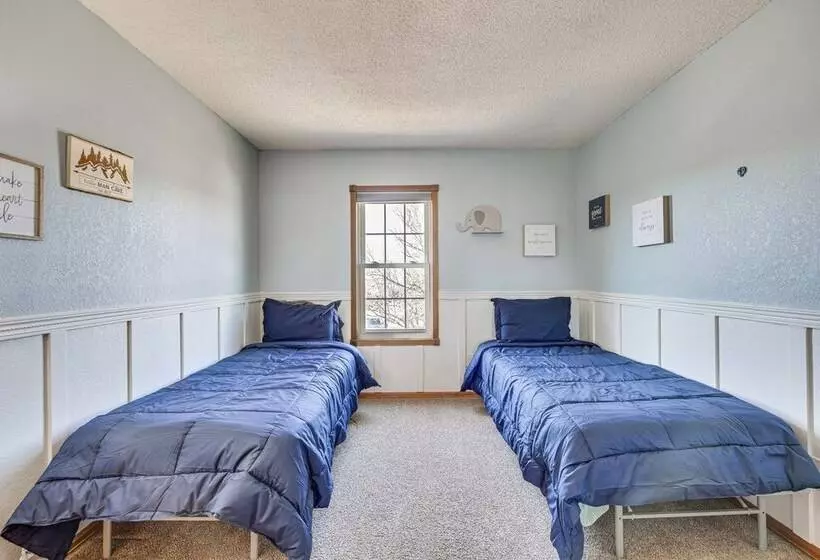 Pet Friendly Colorado Springs Home W/ Mtn Views!