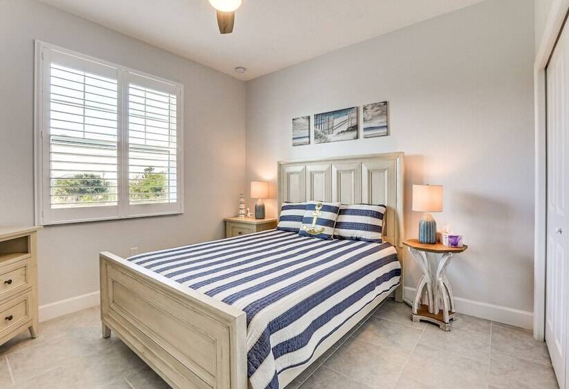 Port Charlotte Home: Heated Pool, Screened Lanai!