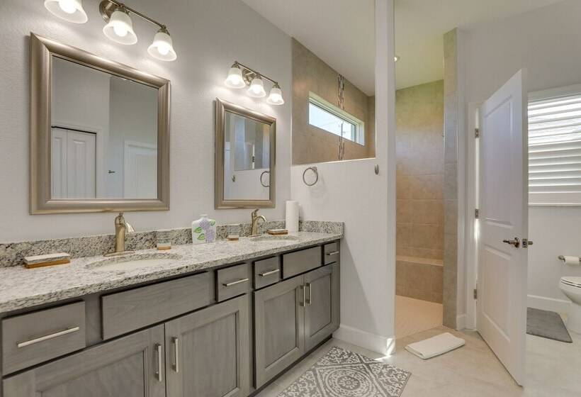 Port Charlotte Home: Heated Pool, Screened Lanai!