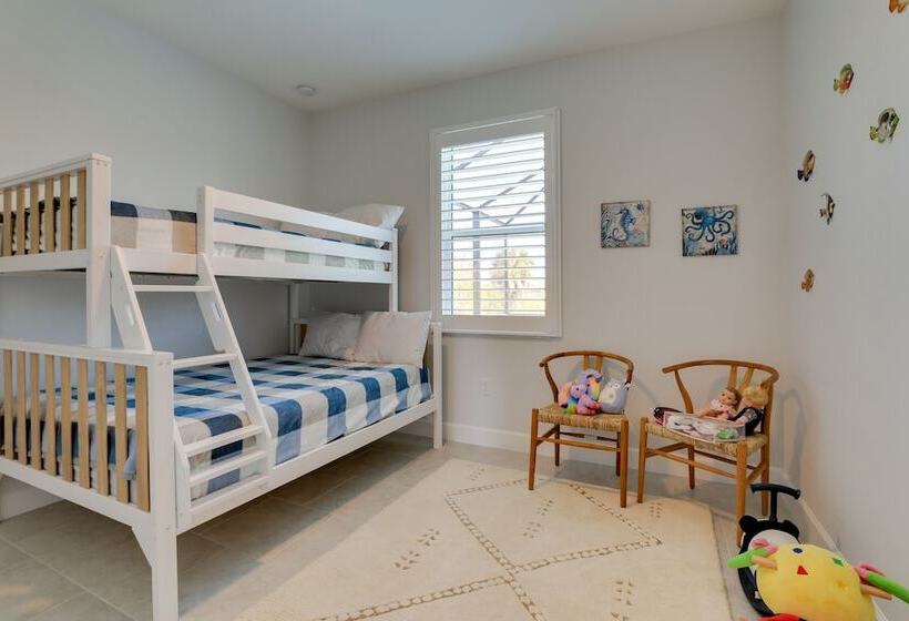 Port Charlotte Home: Heated Pool, Screened Lanai!