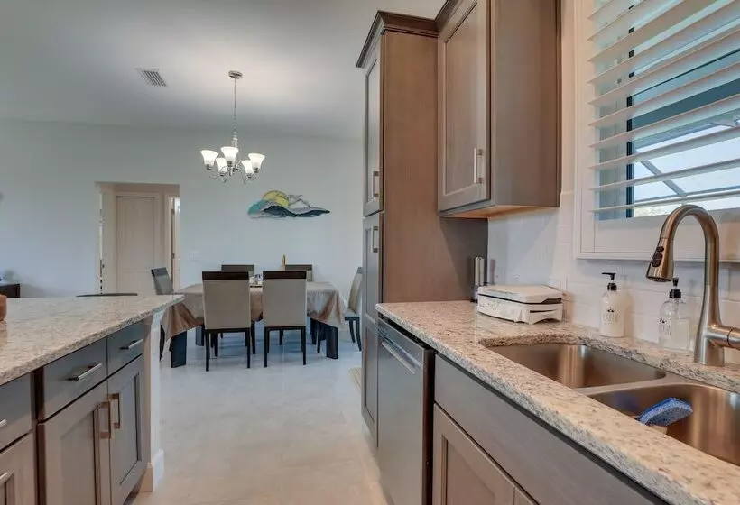 Port Charlotte Home: Heated Pool, Screened Lanai!