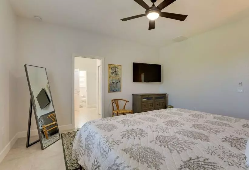 Port Charlotte Home: Heated Pool, Screened Lanai!