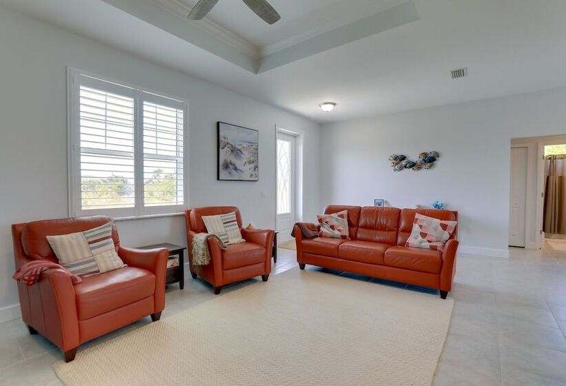 Port Charlotte Home: Heated Pool, Screened Lanai!
