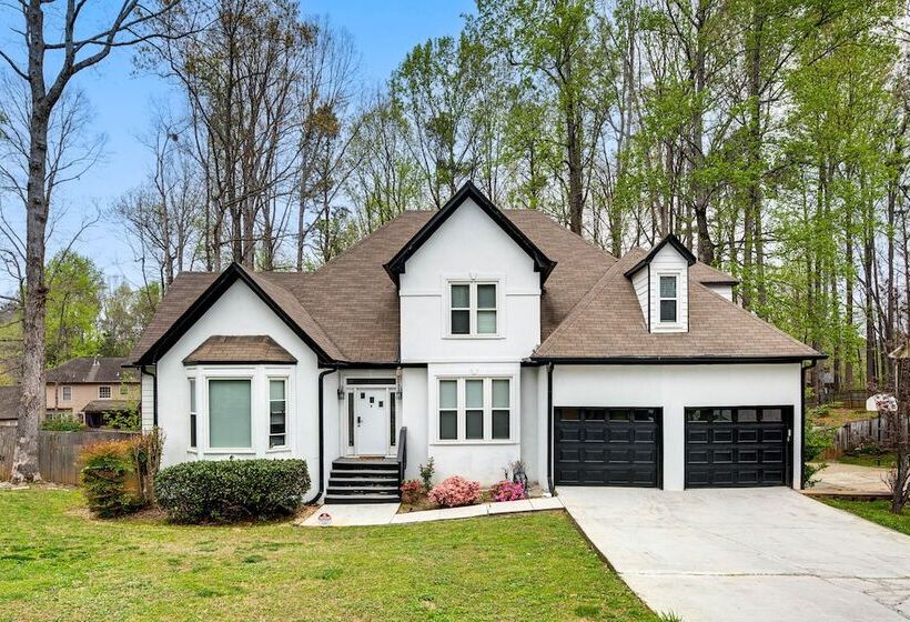 Powder Springs Home W/ Game Room & Community Pool!