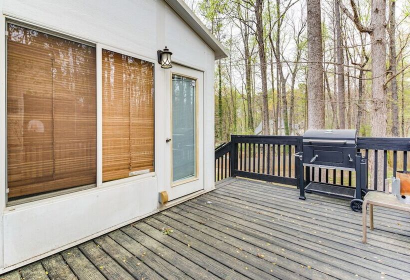 Powder Springs Home W/ Game Room & Community Pool!