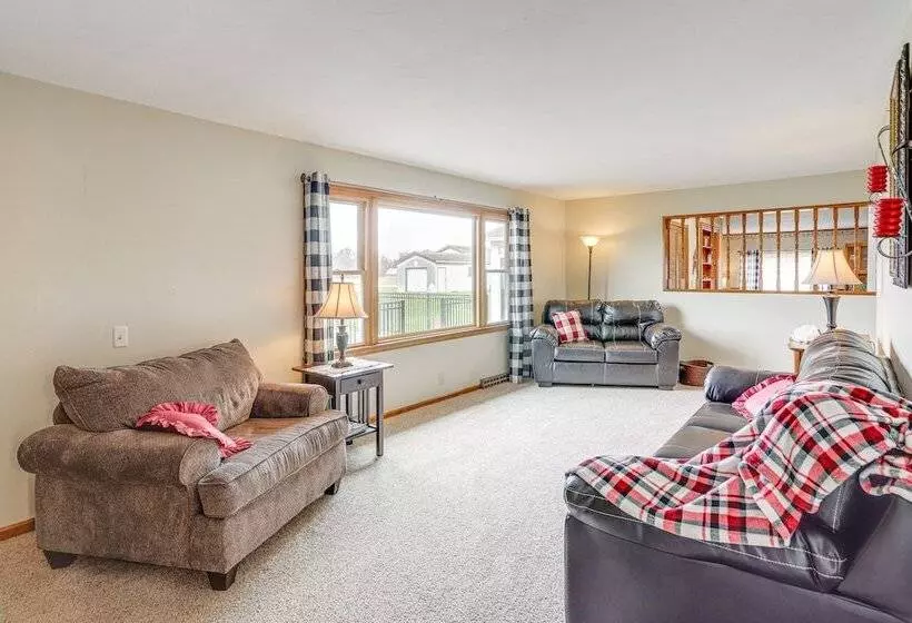 Quiet Greenwich Home W/ Pool + Screened Porch!