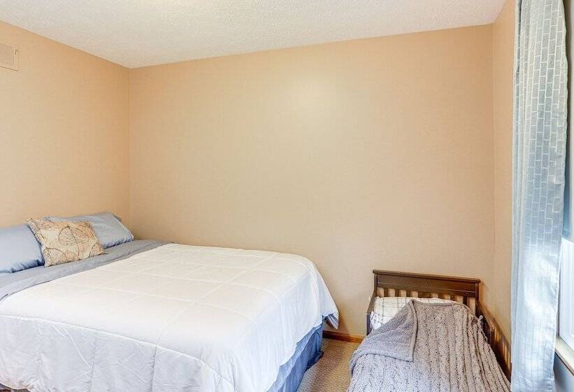 Quiet Greenwich Home W/ Pool + Screened Porch!