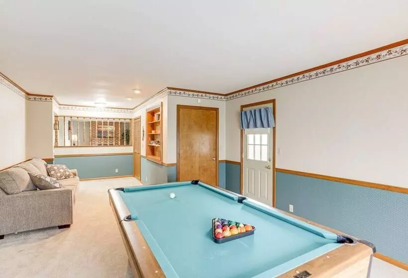 Quiet Greenwich Home W/ Pool + Screened Porch!