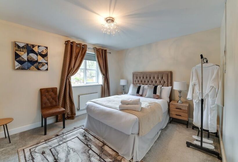 Residência Charming 2 Bed House In Middleton Manchester