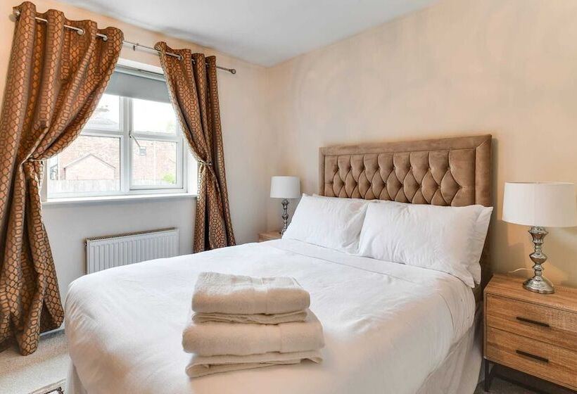 Residência Charming 2 Bed House In Middleton Manchester