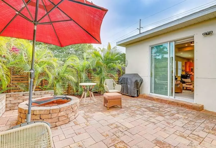 Tampa Home W/ Fire Pit, Grill, Cornhole + More!