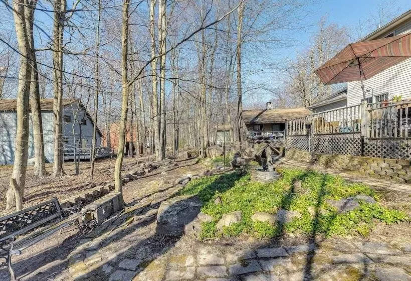 Tobyhanna Home W/ Fire Pit: 1 Mi To Lake Carobeth!