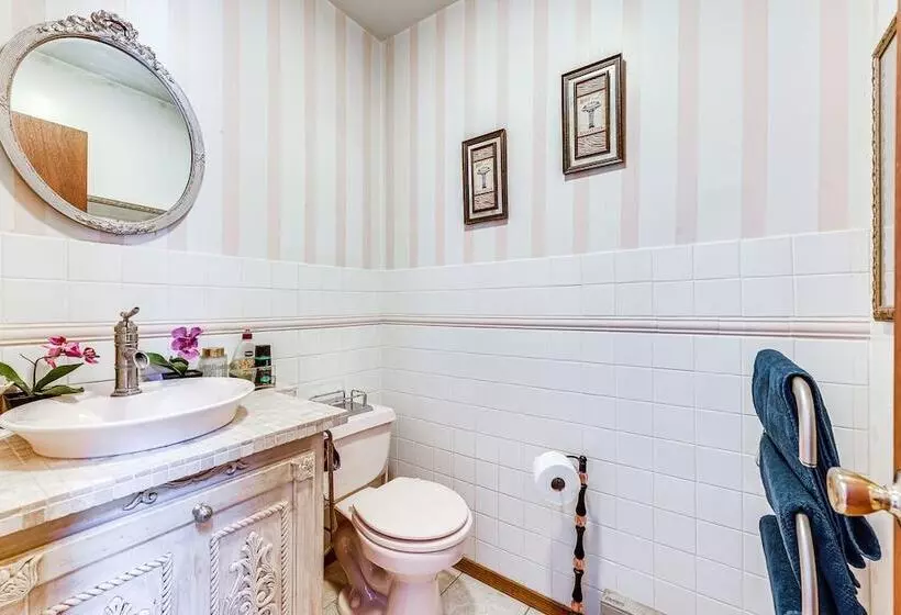 Tobyhanna Home W/ Fire Pit: 1 Mi To Lake Carobeth!